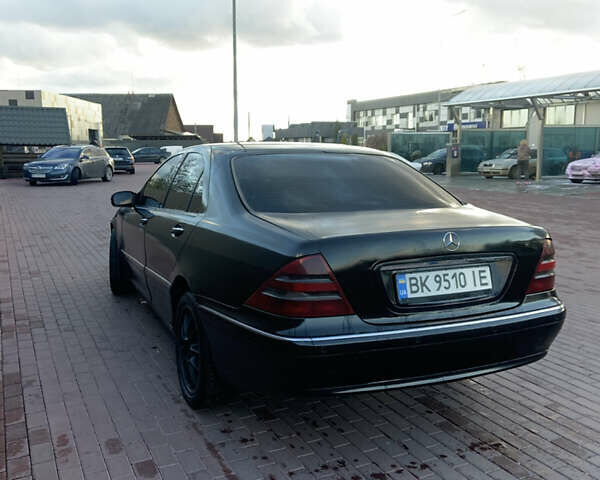 Черный Мерседес С Класс, объемом двигателя 3.2 л и пробегом 400 тыс. км за 4500 $, фото 3 на Automoto.ua