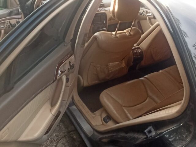 Чорний Мерседес С Клас, об'ємом двигуна 5 л та пробігом 470 тис. км за 3800 $, фото 4 на Automoto.ua