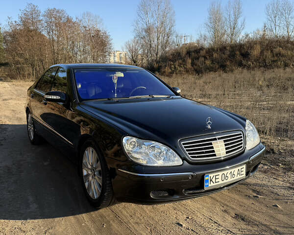 Черный Мерседес С Класс, объемом двигателя 3.2 л и пробегом 325 тыс. км за 7500 $, фото 1 на Automoto.ua