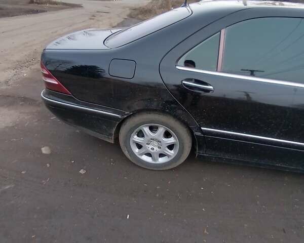 Черный Мерседес С Класс, объемом двигателя 4.3 л и пробегом 300 тыс. км за 5200 $, фото 3 на Automoto.ua