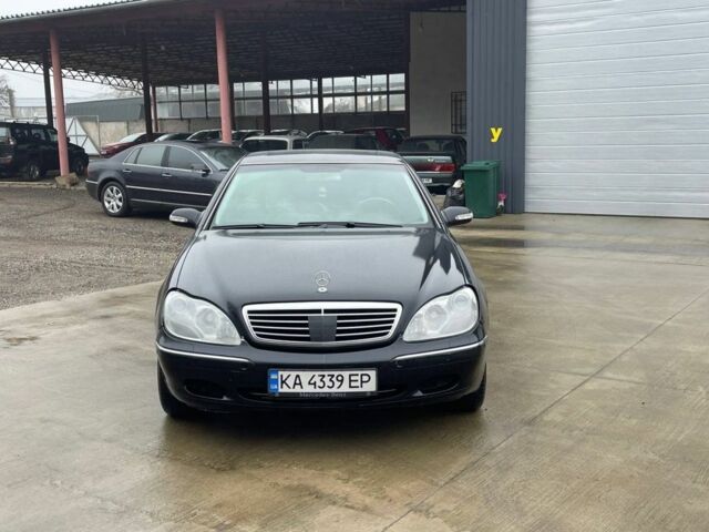 Черный Мерседес С Класс, объемом двигателя 5 л и пробегом 250 тыс. км за 3500 $, фото 1 на Automoto.ua