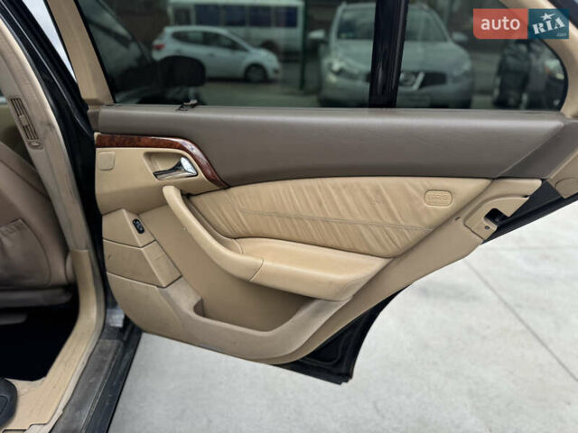 Черный Мерседес С Класс, объемом двигателя 3.2 л и пробегом 340 тыс. км за 5950 $, фото 23 на Automoto.ua