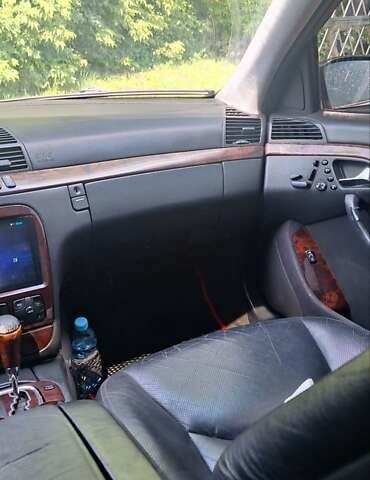 Черный Мерседес С Класс, объемом двигателя 4.3 л и пробегом 497 тыс. км за 4000 $, фото 10 на Automoto.ua