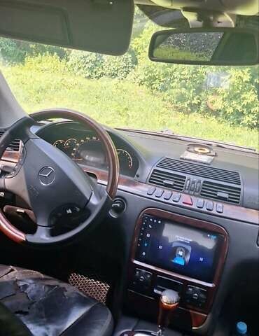 Черный Мерседес С Класс, объемом двигателя 4.3 л и пробегом 497 тыс. км за 4000 $, фото 2 на Automoto.ua