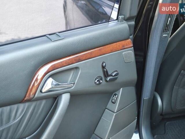 Черный Мерседес С Класс, объемом двигателя 5 л и пробегом 230 тыс. км за 5999 $, фото 34 на Automoto.ua