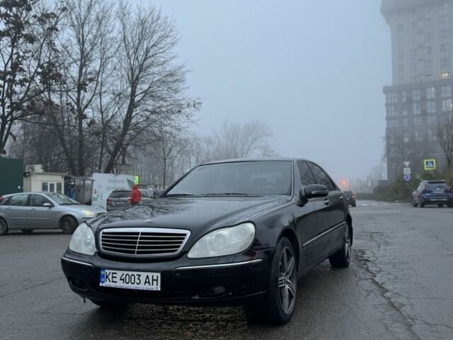 Чорний Мерседес С Клас, об'ємом двигуна 5 л та пробігом 200 тис. км за 3999 $, фото 1 на Automoto.ua