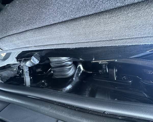 Черный Мерседес С Класс, объемом двигателя 3.2 л и пробегом 545 тыс. км за 9250 $, фото 107 на Automoto.ua