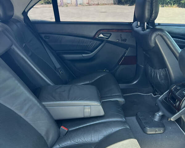 Чорний Мерседес С Клас, об'ємом двигуна 5.51 л та пробігом 250 тис. км за 6500 $, фото 10 на Automoto.ua