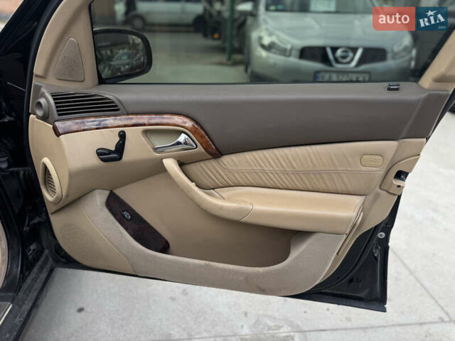 Черный Мерседес С Класс, объемом двигателя 3.2 л и пробегом 340 тыс. км за 5950 $, фото 24 на Automoto.ua