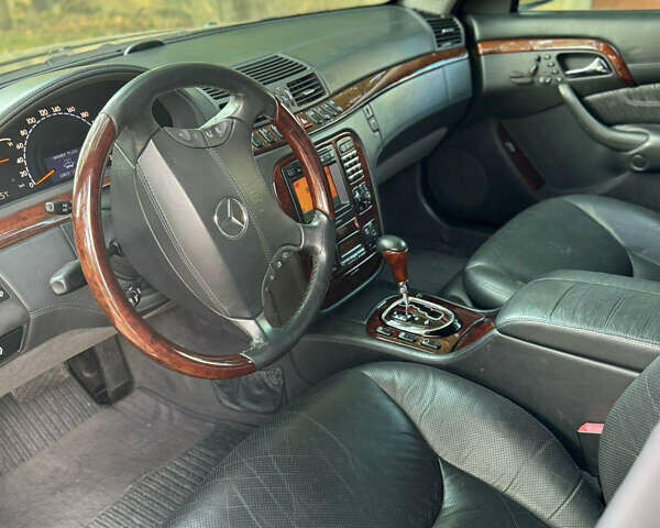 Чорний Мерседес С Клас, об'ємом двигуна 5.79 л та пробігом 153 тис. км за 16999 $, фото 2 на Automoto.ua