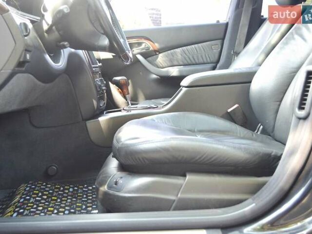 Черный Мерседес С Класс, объемом двигателя 5 л и пробегом 230 тыс. км за 5999 $, фото 14 на Automoto.ua