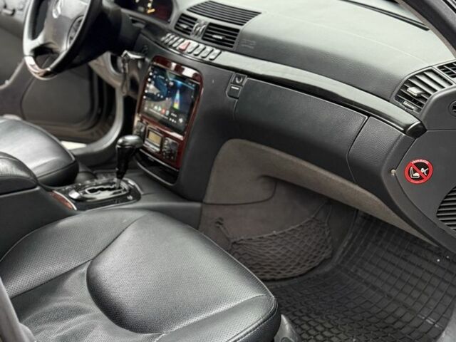 Черный Мерседес С Класс, объемом двигателя 5 л и пробегом 279 тыс. км за 3950 $, фото 12 на Automoto.ua