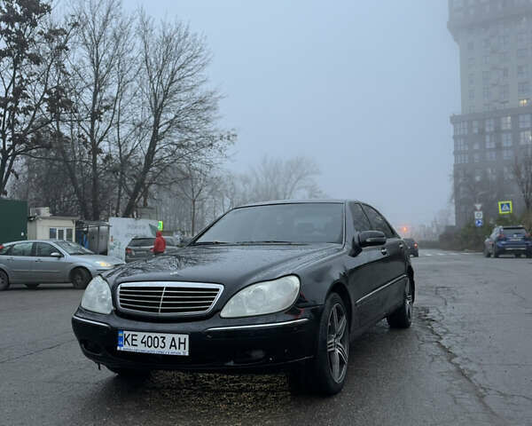 Чорний Мерседес С Клас, об'ємом двигуна 5 л та пробігом 470 тис. км за 3999 $, фото 1 на Automoto.ua