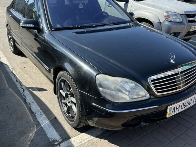 Чорний Мерседес С Клас, об'ємом двигуна 5.8 л та пробігом 200 тис. км за 4600 $, фото 2 на Automoto.ua