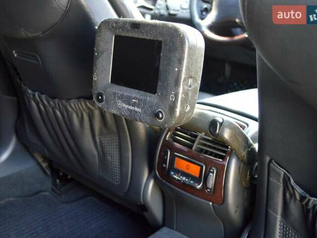 Черный Мерседес С Класс, объемом двигателя 5 л и пробегом 230 тыс. км за 5999 $, фото 31 на Automoto.ua