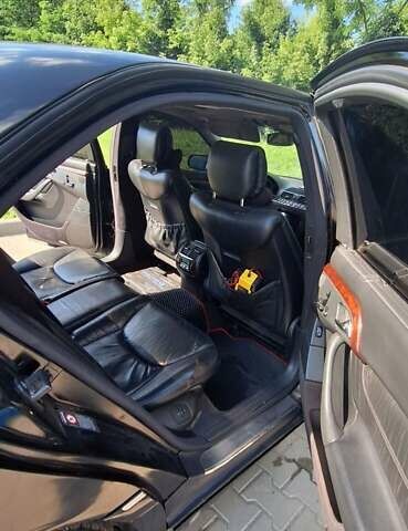 Черный Мерседес С Класс, объемом двигателя 4.3 л и пробегом 497 тыс. км за 4000 $, фото 8 на Automoto.ua