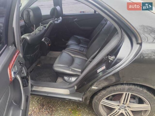 Черный Мерседес С Класс, объемом двигателя 5 л и пробегом 477 тыс. км за 4000 $, фото 3 на Automoto.ua