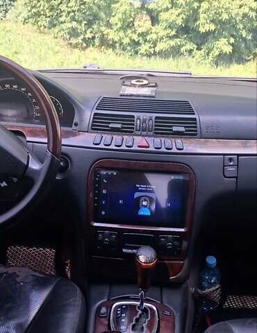 Черный Мерседес С Класс, объемом двигателя 4.3 л и пробегом 497 тыс. км за 4000 $, фото 11 на Automoto.ua