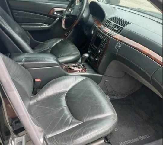 Чорний Мерседес С Клас, об'ємом двигуна 5.5 л та пробігом 250 тис. км за 2800 $, фото 4 на Automoto.ua