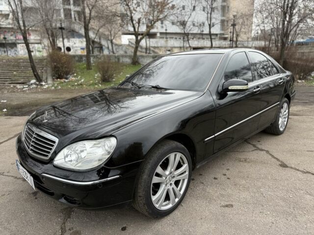 Черный Мерседес С Класс, объемом двигателя 5 л и пробегом 279 тыс. км за 3950 $, фото 4 на Automoto.ua