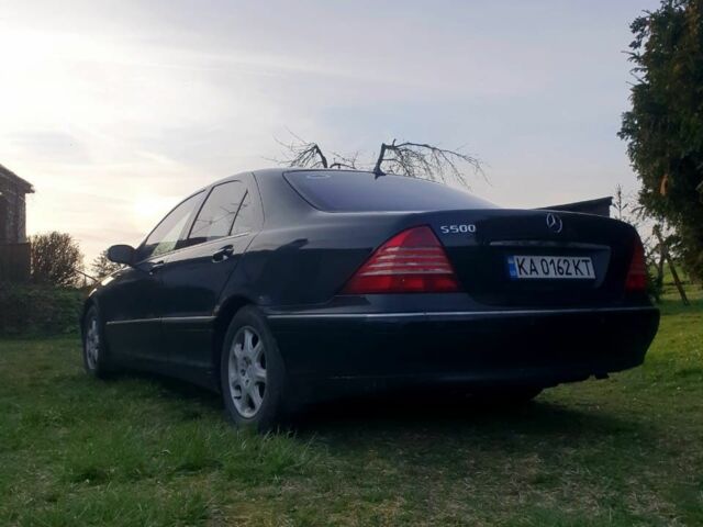 Чорний Мерседес С Клас, об'ємом двигуна 5 л та пробігом 250 тис. км за 3500 $, фото 1 на Automoto.ua