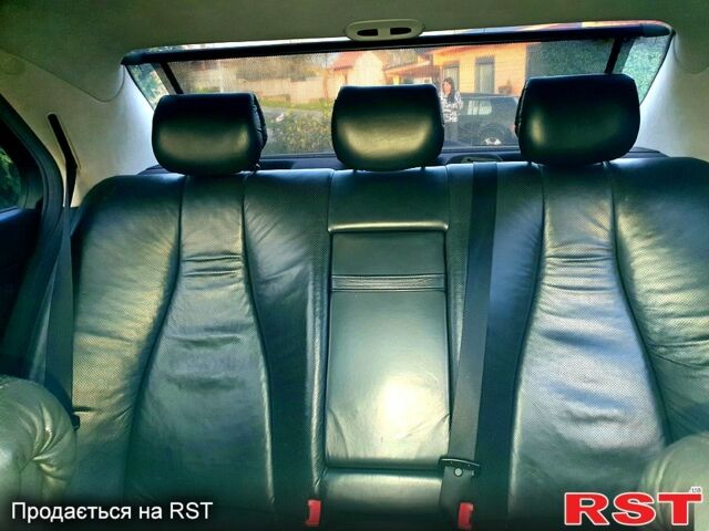 Чорний Мерседес С Клас, об'ємом двигуна 5 л та пробігом 250 тис. км за 3500 $, фото 1 на Automoto.ua