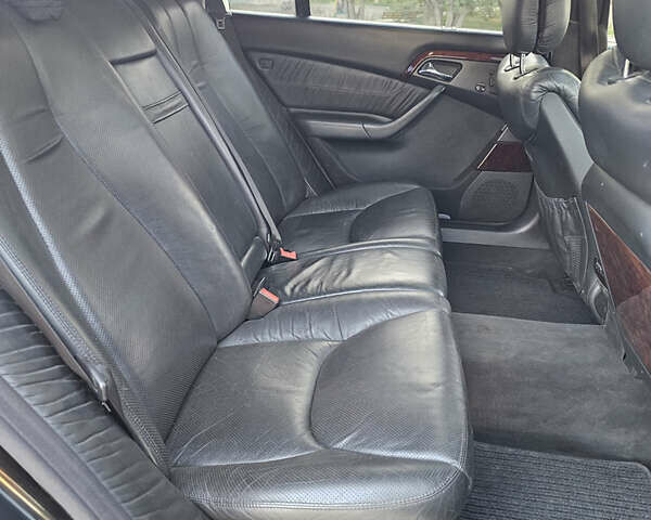 Чорний Мерседес С Клас, об'ємом двигуна 6 л та пробігом 190 тис. км за 6500 $, фото 6 на Automoto.ua