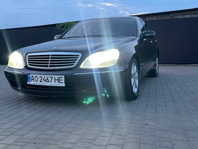 Чорний Мерседес С Клас, об'ємом двигуна 3.2 л та пробігом 375 тис. км за 4200 $, фото 16 на Automoto.ua