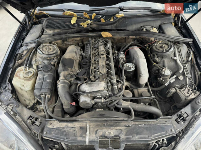 Черный Мерседес С Класс, объемом двигателя 3.2 л и пробегом 340 тыс. км за 5950 $, фото 26 на Automoto.ua