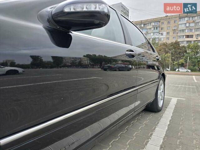 Черный Мерседес С Класс, объемом двигателя 5 л и пробегом 255 тыс. км за 7900 $, фото 1 на Automoto.ua