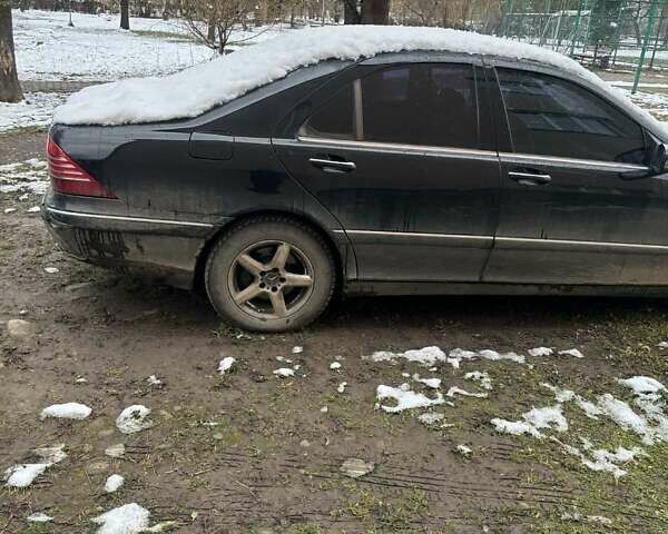 Чорний Мерседес С Клас, об'ємом двигуна 4 л та пробігом 300 тис. км за 3800 $, фото 12 на Automoto.ua