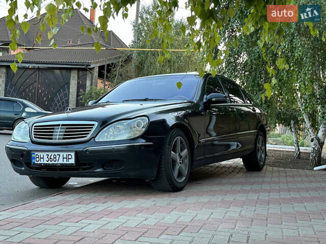 Черный Мерседес С Класс, объемом двигателя 5.8 л и пробегом 300 тыс. км за 4300 $, фото 2 на Automoto.ua