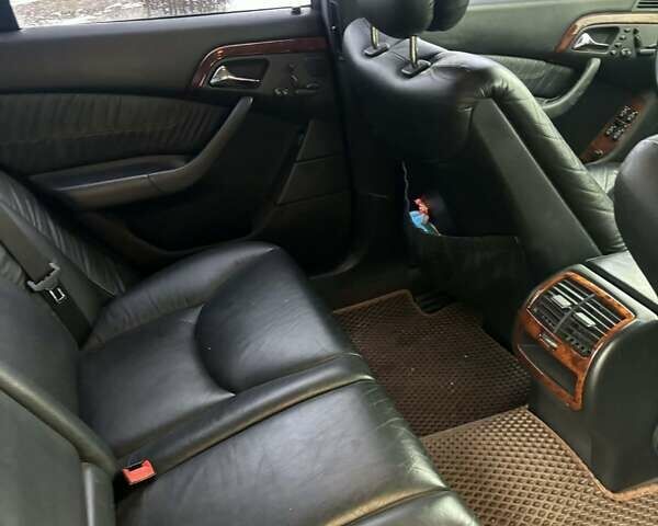 Чорний Мерседес С Клас, об'ємом двигуна 4 л та пробігом 300 тис. км за 3800 $, фото 9 на Automoto.ua