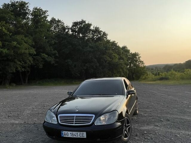 Черный Мерседес С Класс, объемом двигателя 3.2 л и пробегом 300 тыс. км за 3400 $, фото 1 на Automoto.ua