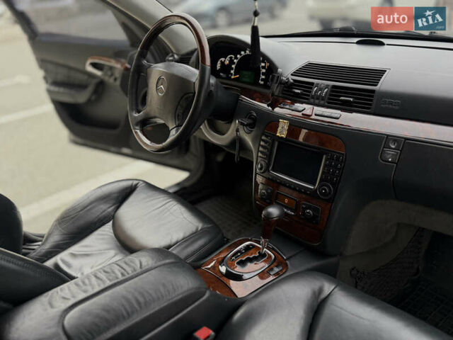 Чорний Мерседес С Клас, об'ємом двигуна 5 л та пробігом 280 тис. км за 7777 $, фото 20 на Automoto.ua