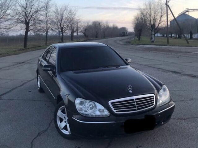 Черный Мерседес С Класс, объемом двигателя 0 л и пробегом 330 тыс. км за 2500 $, фото 1 на Automoto.ua