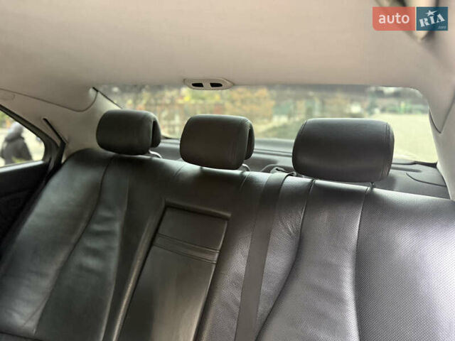 Черный Мерседес С Класс, объемом двигателя 3.2 л и пробегом 360 тыс. км за 6500 $, фото 15 на Automoto.ua