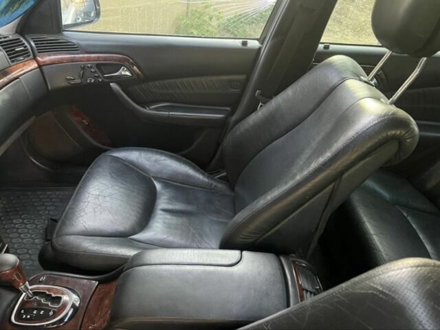 Черный Мерседес С Класс, объемом двигателя 0 л и пробегом 330 тыс. км за 2500 $, фото 3 на Automoto.ua