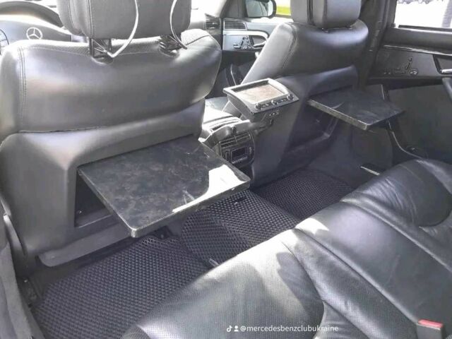 Черный Мерседес С Класс, объемом двигателя 5 л и пробегом 432 тыс. км за 8800 $, фото 13 на Automoto.ua