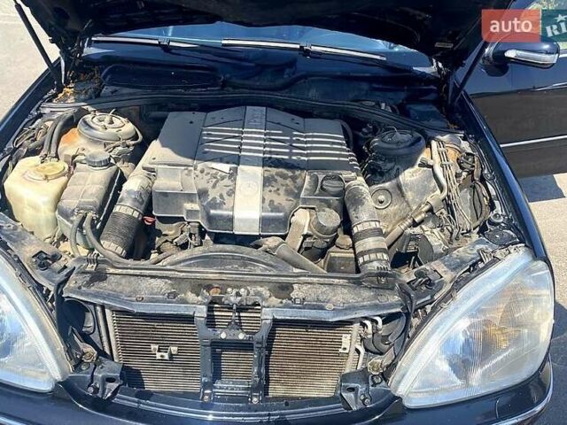 Черный Мерседес С Класс, объемом двигателя 3.2 л и пробегом 480 тыс. км за 6500 $, фото 4 на Automoto.ua