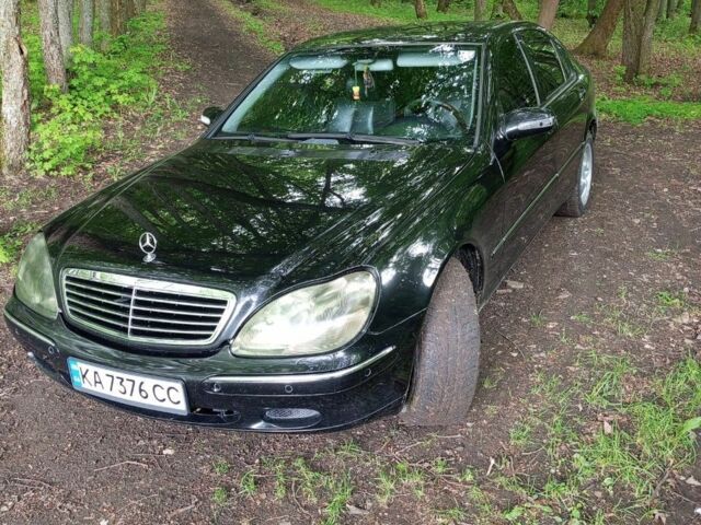 Чорний Мерседес С Клас, об'ємом двигуна 3.2 л та пробігом 170 тис. км за 5000 $, фото 1 на Automoto.ua