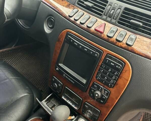 Чорний Мерседес С Клас, об'ємом двигуна 4 л та пробігом 300 тис. км за 3800 $, фото 11 на Automoto.ua