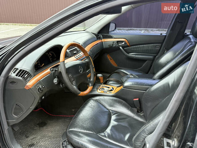 Чорний Мерседес С Клас, об'ємом двигуна 5.8 л та пробігом 250 тис. км за 3950 $, фото 9 на Automoto.ua