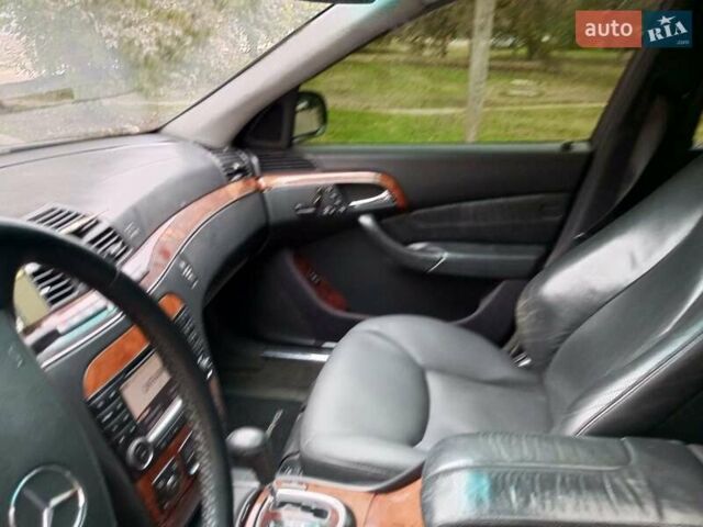 Черный Мерседес С Класс, объемом двигателя 5 л и пробегом 279 тыс. км за 5500 $, фото 22 на Automoto.ua