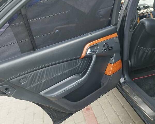 Чорний Мерседес С Клас, об'ємом двигуна 5.79 л та пробігом 320 тис. км за 4800 $, фото 3 на Automoto.ua