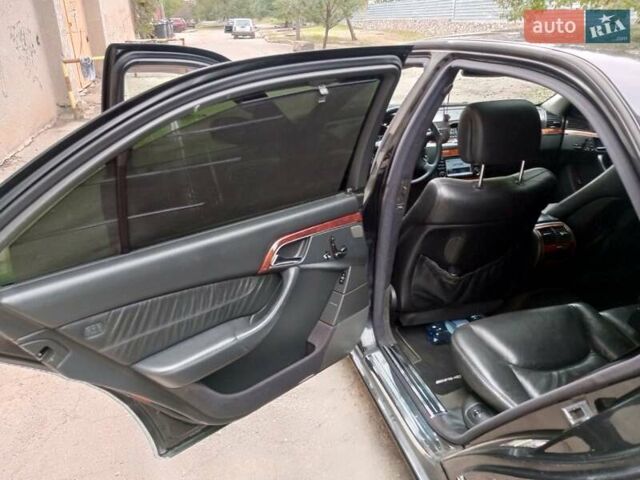 Черный Мерседес С Класс, объемом двигателя 5 л и пробегом 279 тыс. км за 5500 $, фото 13 на Automoto.ua