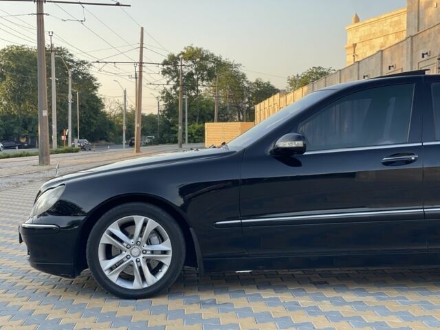 Чорний Мерседес С Клас, об'ємом двигуна 5 л та пробігом 350 тис. км за 5533 $, фото 14 на Automoto.ua