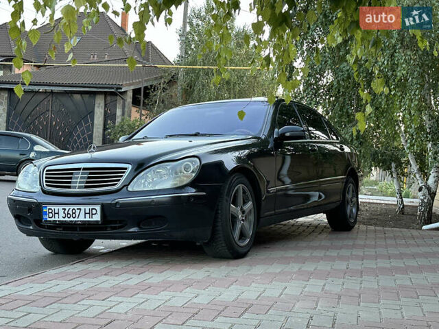 Черный Мерседес С Класс, объемом двигателя 5.79 л и пробегом 300 тыс. км за 3800 $, фото 2 на Automoto.ua