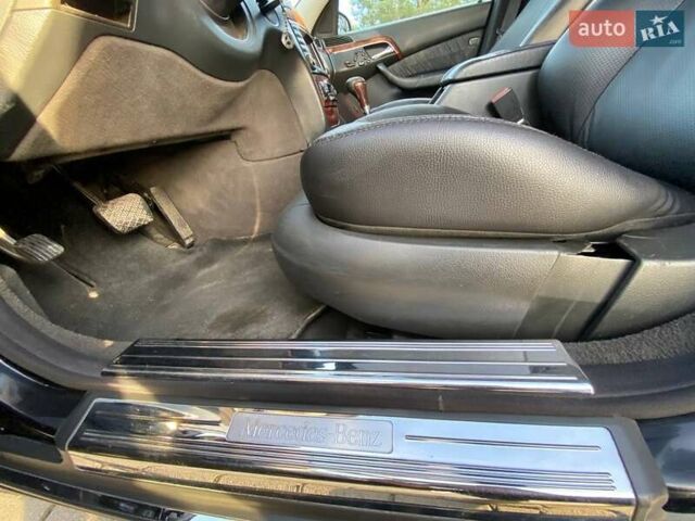 Черный Мерседес С Класс, объемом двигателя 3.72 л и пробегом 390 тыс. км за 5600 $, фото 16 на Automoto.ua