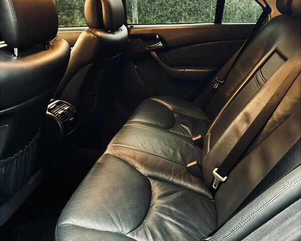 Черный Мерседес С Класс, объемом двигателя 4.97 л и пробегом 266 тыс. км за 9500 $, фото 11 на Automoto.ua